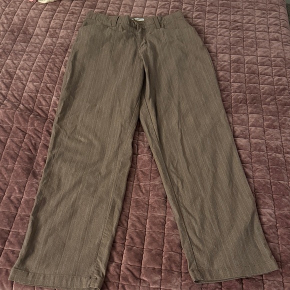 Lee women’s skater type pant - Picture 3 of 4